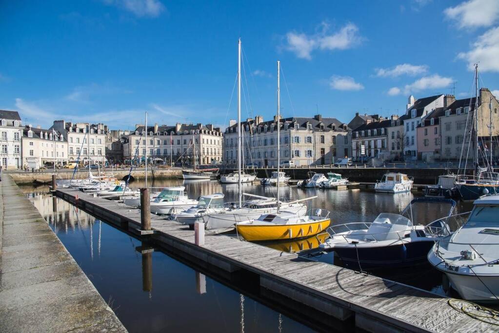 Au Centre De Vannes Exterior foto